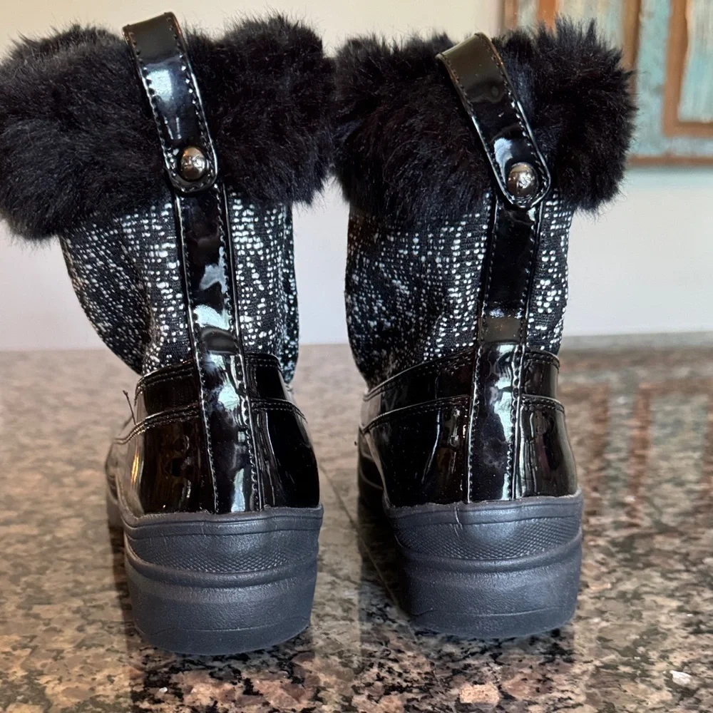 Anne Klein Black and Gray Winter Boots EUC 7.5